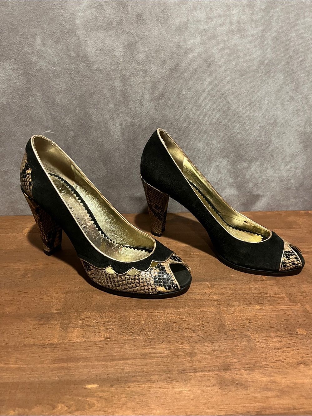 Marc Jacob’s Black & Snake-Print Peep-Toe High Heels size 37.5